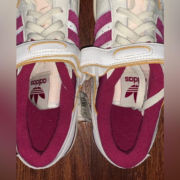 Brand new Adidas size 10 men low top shoes - Picture 8 of 15